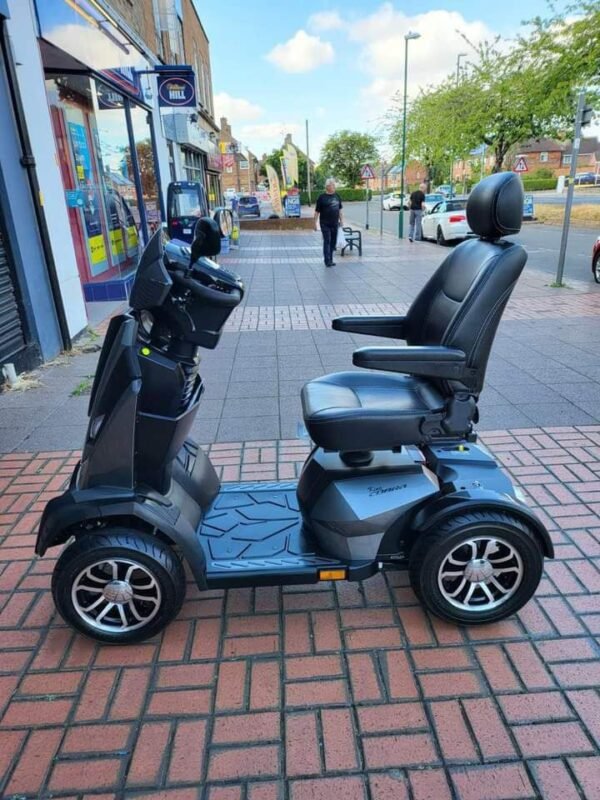 Cobra 8mph scooter - Image 2
