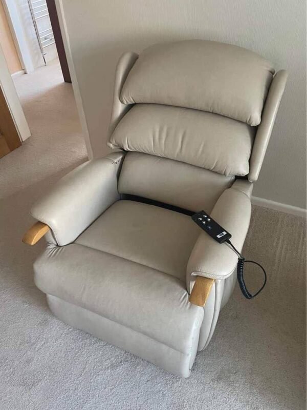 HSL Aysgarth Dual Motor Riser Recliner Chair, Leather, As New, Grande/Large Size-Award Winning Chair 2021
